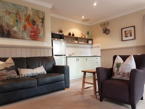 Tangenong Cottages - Accommodation Batemans Bay 13