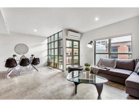 Sophisticated Modern 3 Bed Home In Foodie Paradise - Accommodation Batemans Bay 0