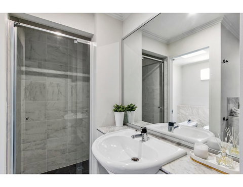 Sophisticated Modern 3 Bed Home In Foodie Paradise - Accommodation Batemans Bay 11
