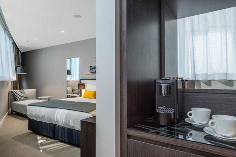 Peppers Docklands - Accommodation Batemans Bay 16