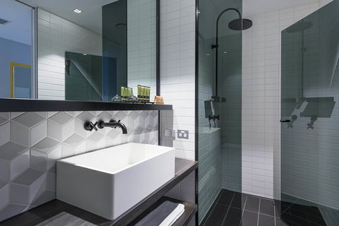 Peppers Docklands - Accommodation Batemans Bay 31