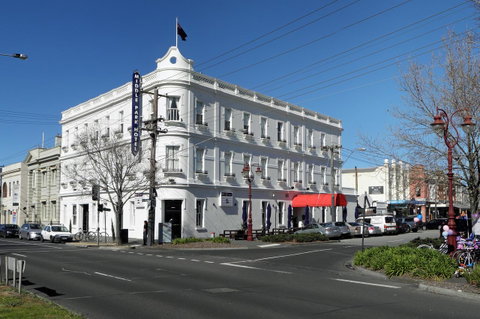 Middle Park Hotel - Accommodation Batemans Bay 7