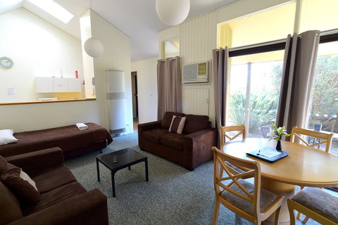 Executive Hideaway - Accommodation Batemans Bay 24