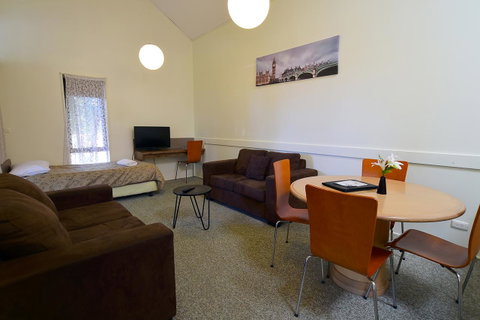 Executive Hideaway - Accommodation Batemans Bay 12