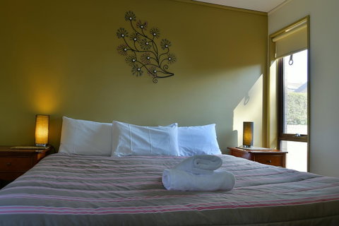 Executive Hideaway - Accommodation Batemans Bay 27