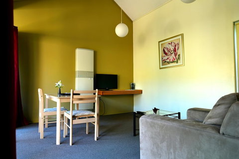 Executive Hideaway - Accommodation Batemans Bay 26