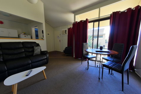 Executive Hideaway - Accommodation Batemans Bay 42