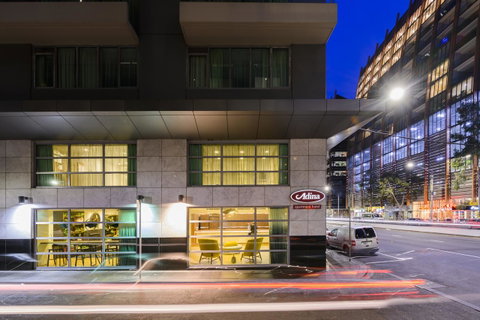 Brady Apartment Hotel Flinders Street - Accommodation Batemans Bay 4