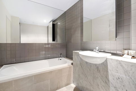 ULTIQA Little Collins (located At The Hero Apartment Building) - Accommodation Batemans Bay 15