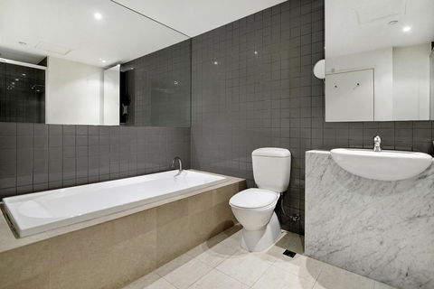 ULTIQA Little Collins (located At The Hero Apartment Building) - Accommodation Batemans Bay 18