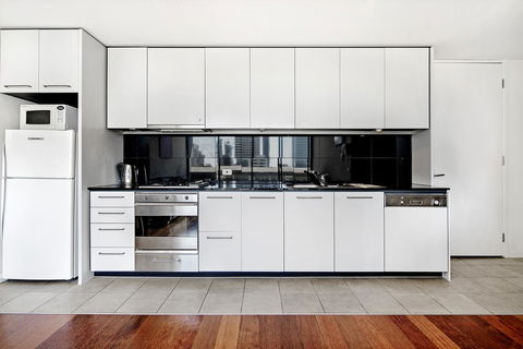 ULTIQA Little Collins (located At The Hero Apartment Building) - Accommodation Batemans Bay 7