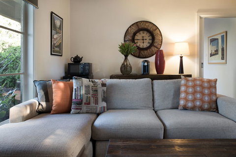 East Street Daylesford - Accommodation Batemans Bay 26