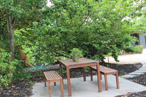 East Street Daylesford - Accommodation Batemans Bay 30