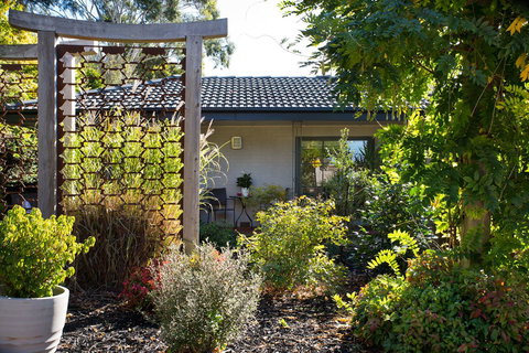 East Street Daylesford - Accommodation Batemans Bay 14