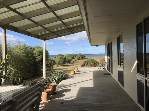 Eagle Bay Views - Accommodation Batemans Bay 0