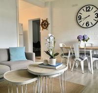 The Wheelhouse - 2BR Waterfront Apt in town - Accommodation Batemans Bay
