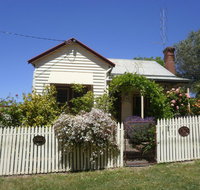 Miss Pym's Cottage - Accommodation Batemans Bay