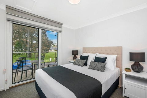 Apartments 521 - Accommodation Batemans Bay 4