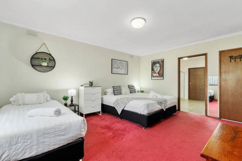 The Calzburg Guest Home - Accommodation Batemans Bay 1