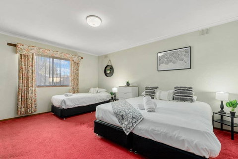 The Calzburg Guest Home - Accommodation Batemans Bay 0