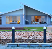 The Carnarvon Luxury Canal Home - Accommodation Batemans Bay