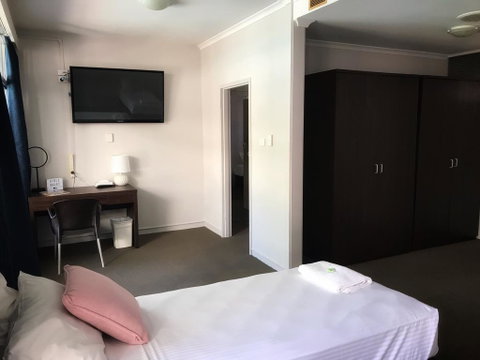 The Cavenagh - Accommodation Batemans Bay 2