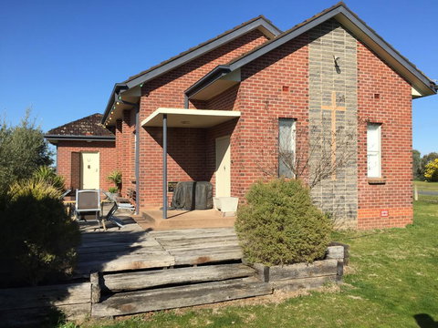 The Church Retreat - Accommodation Batemans Bay 0