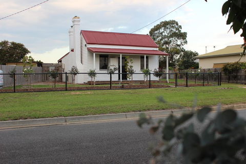 The Cottage - Accommodation Batemans Bay 0