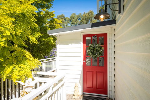 The Cottage - Accommodation Batemans Bay 1