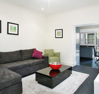 The Courtyard of St Neot - Art Deco 2BR Potts Point Apartment with Large Courtyard in Stunning Location - Accommodation Batemans Bay