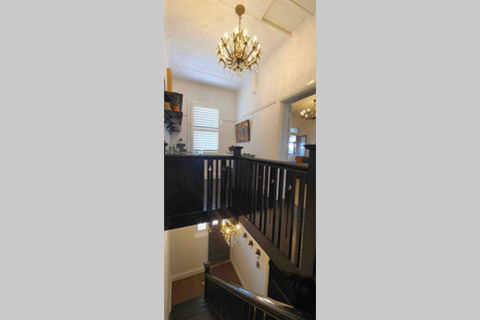 The Dewhurst - Sophisticated Entire CBD Apartment - Accommodation Batemans Bay 2