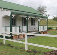 The Dollhouse Cottage - Accommodation Batemans Bay
