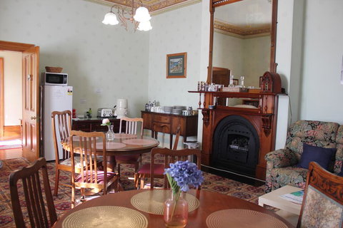 The Dragonfly North West - Accommodation Batemans Bay 3