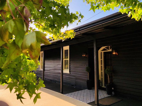 The Dudley Boutique Hotel - Accommodation Batemans Bay 1