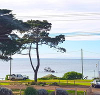 The Esplanade Holiday Home - Accommodation Batemans Bay