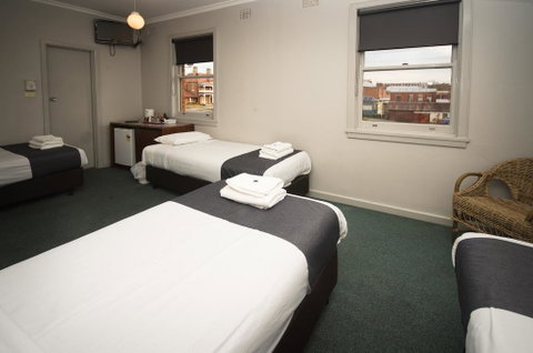 The George Hotel - Accommodation Batemans Bay 1