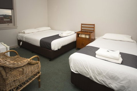 The George Hotel - Accommodation Batemans Bay 2
