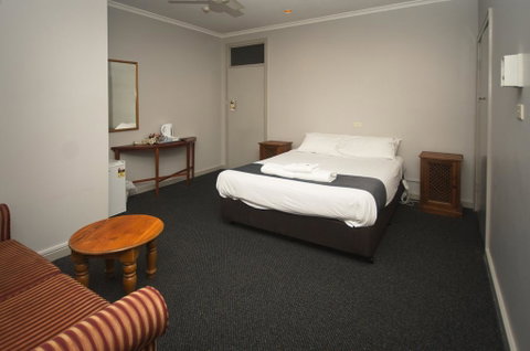 The George Hotel - Accommodation Batemans Bay 3