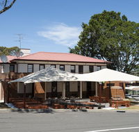 The Oaks Hotel - Accommodation Batemans Bay