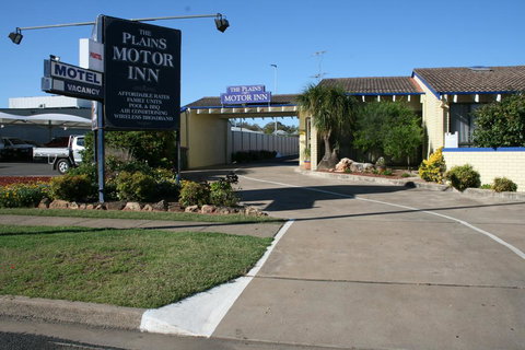 The Plains Motor Inn - Accommodation Batemans Bay 0