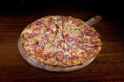 The Queensland Hotel - Accommodation Batemans Bay 2