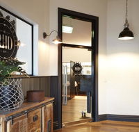 The Royal Hotel Drouin - Accommodation Batemans Bay
