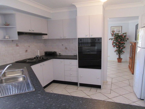 The Salamander', 99 Salamander Way - Aircon & Large Yard For Kids - Accommodation Batemans Bay 2