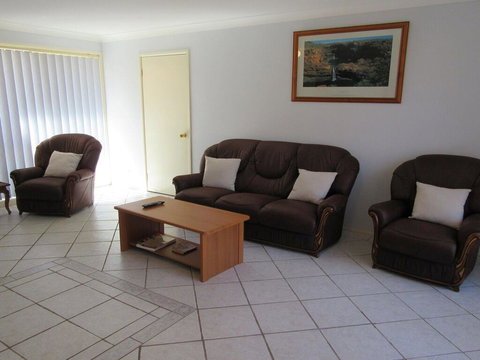 The Salamander', 99 Salamander Way - Aircon & Large Yard For Kids - Accommodation Batemans Bay 0