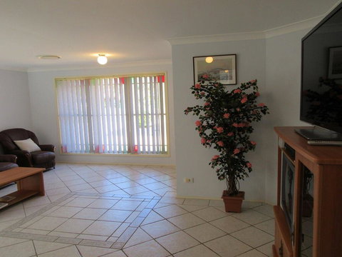 The Salamander', 99 Salamander Way - Aircon & Large Yard For Kids - Accommodation Batemans Bay 1