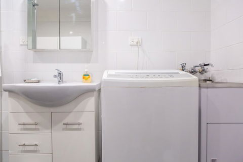 The Shouse - Accommodation Batemans Bay 3