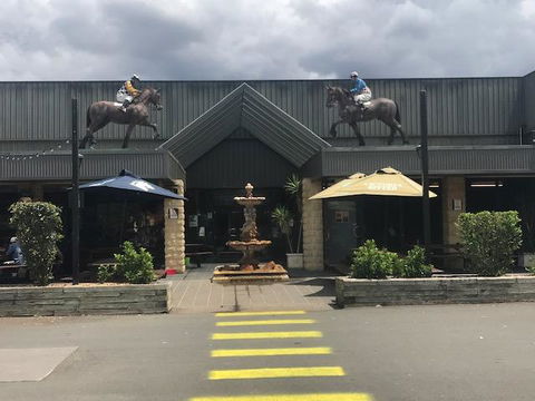 The Sportsman's Hotel - Accommodation Batemans Bay 0