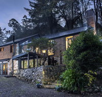 The Stone on the Hill - 3 bedroom house - Accommodation Batemans Bay