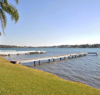 The Studio on the Lake  Fishing Point Lake Macquarie - honestly put the line in and catch fish - Accommodation Batemans Bay