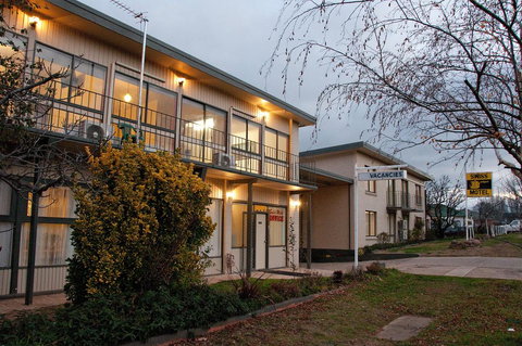 The Swiss Motel - Accommodation Batemans Bay 0